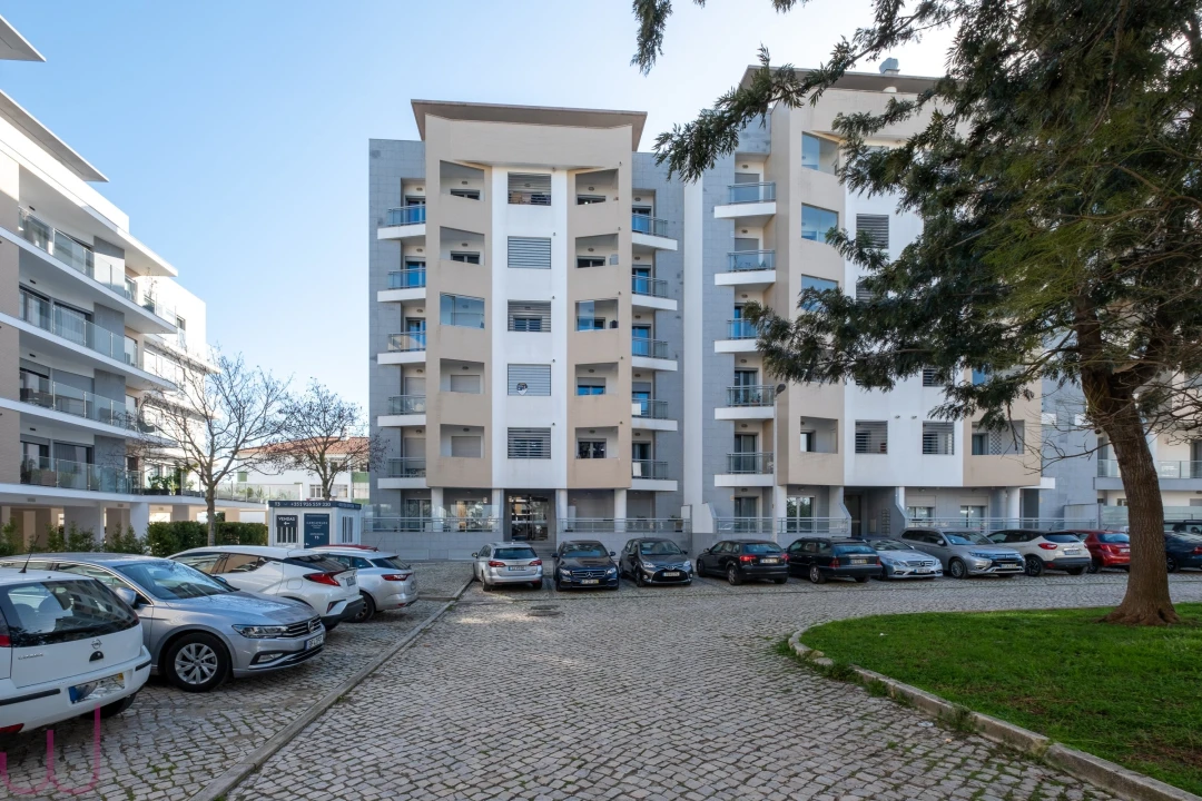 Apartamento T2 para Venda em Carcavelos e Parede Foto 51