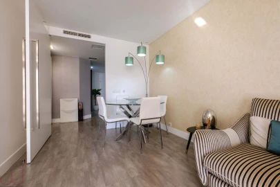 Apartamento T2 para Venda em Carcavelos e Parede