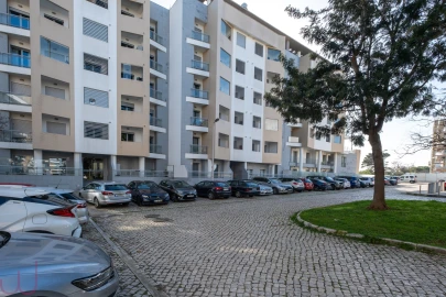 Apartamento T2 para Venda em Carcavelos e Parede