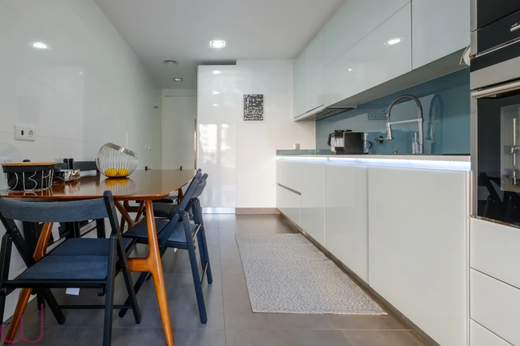 Apartamento T2 para Venda em Carcavelos e Parede Foto 38