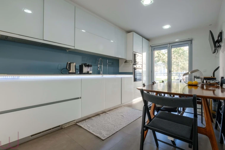 Apartamento T2 para Venda em Carcavelos e Parede Foto 36