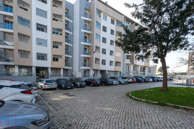 Apartamento T2 para Venda em Carcavelos e Parede Foto 52