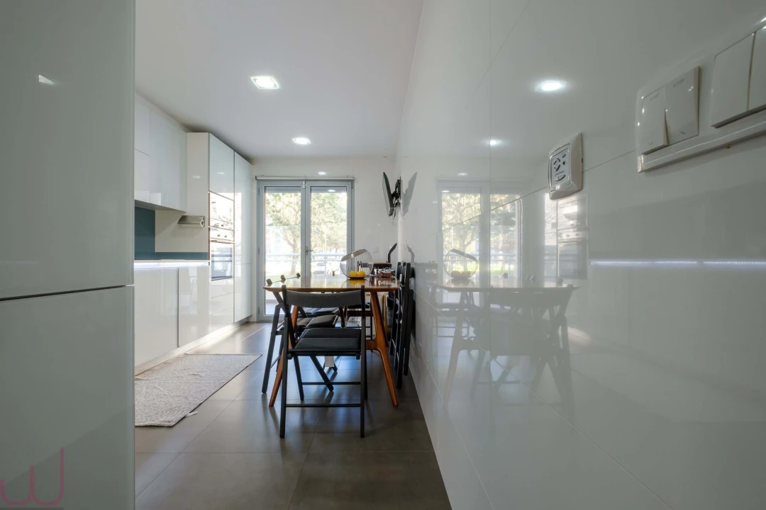 Apartamento T2 para Venda em Carcavelos e Parede Foto 35