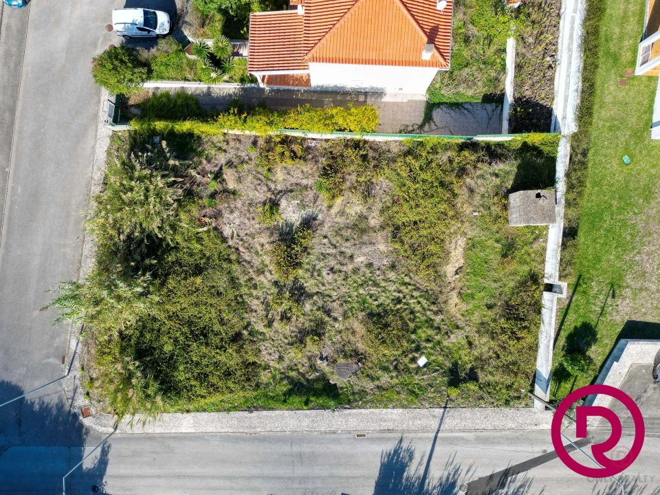 Terreno para Venda em Santa Maria, São Pedro e Sobral da Lagoa Foto 1