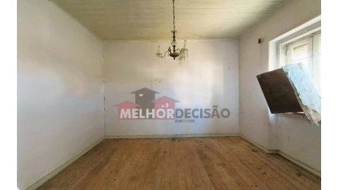 Moradia T2 para Venda em Torres Novas (Santa Maria, Salvador e Santiago)