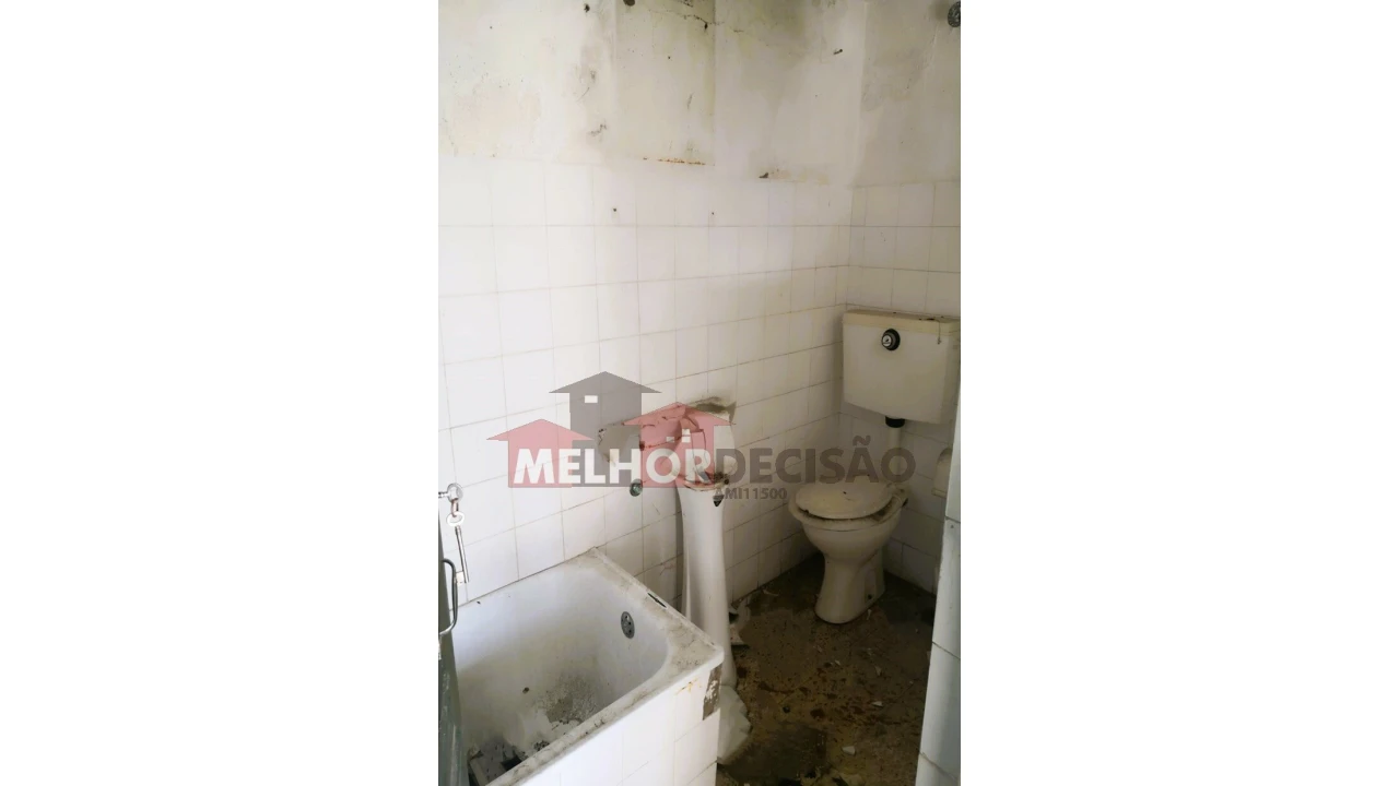 Moradia T2 para Venda em Torres Novas (Santa Maria, Salvador e Santiago) Foto 17