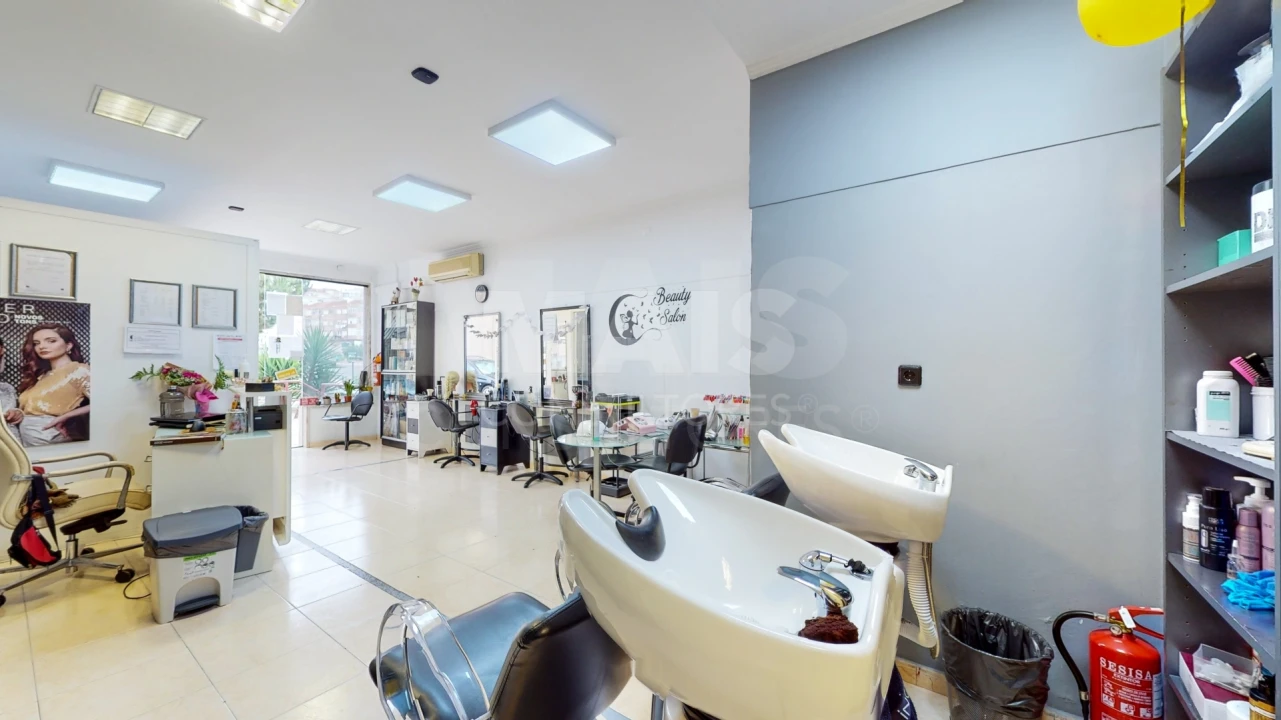 Loja para Venda em Massamá e Monte Abraão Foto 3