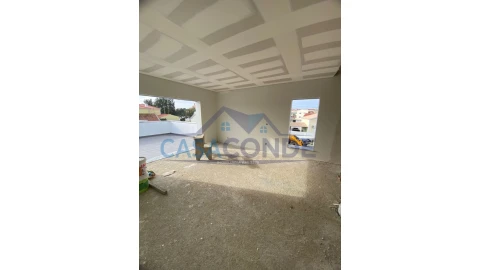 Moradia T5 para Venda em Azeitão (São Lourenço e São Simão)