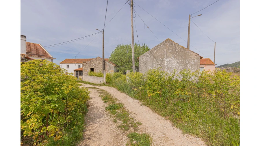 Armazém para Venda em Igreja Nova e Cheleiros Foto 1