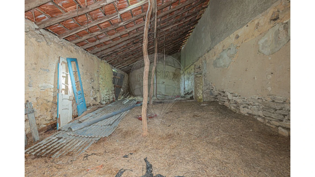 Armazém para Venda em Igreja Nova e Cheleiros Foto 6