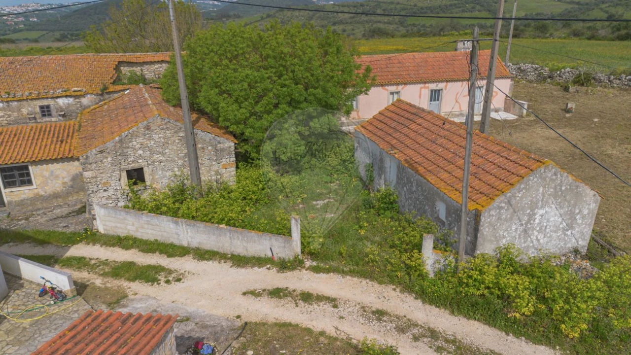 Moradia T5 para Venda em Igreja Nova e Cheleiros Foto 12