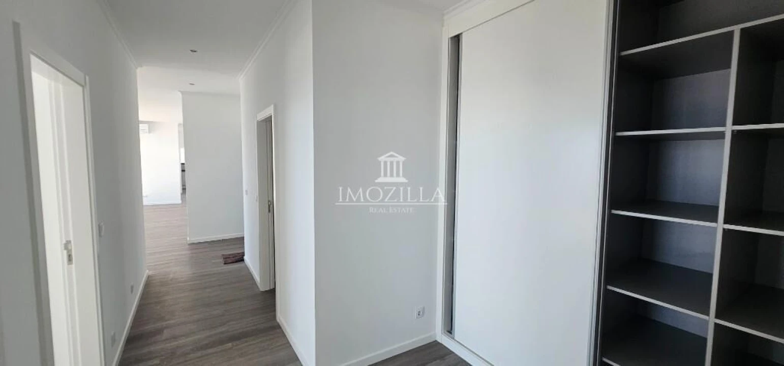 Moradia T3 para Venda em Prazeres Foto 37