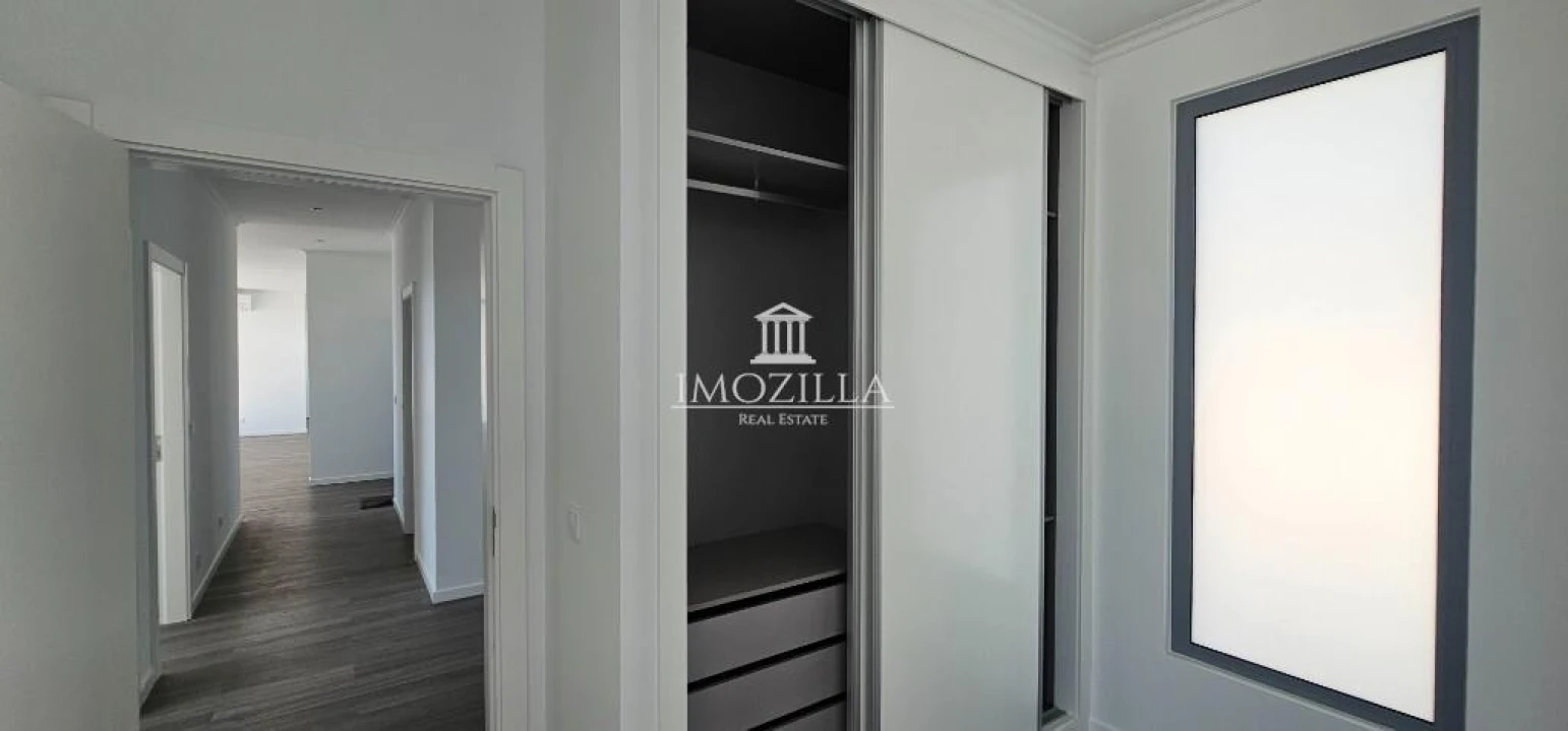 Moradia T3 para Venda em Prazeres Foto 34