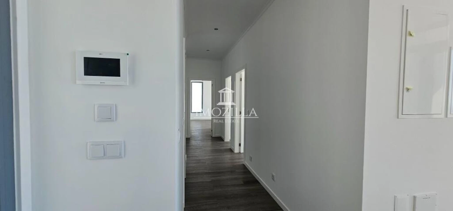 Moradia T3 para Venda em Prazeres Foto 27