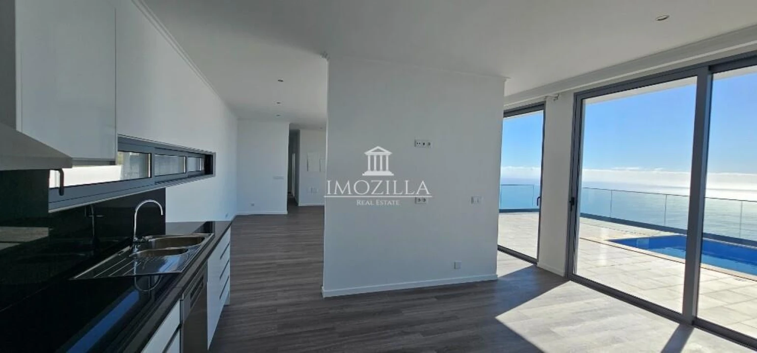 Moradia T3 para Venda em Prazeres Foto 22