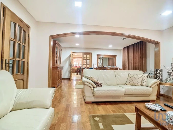 Moradia T4 para Venda em Valega Foto 11