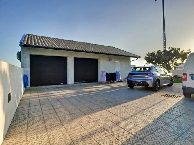 Moradia T4 para Venda em Valega Foto 3