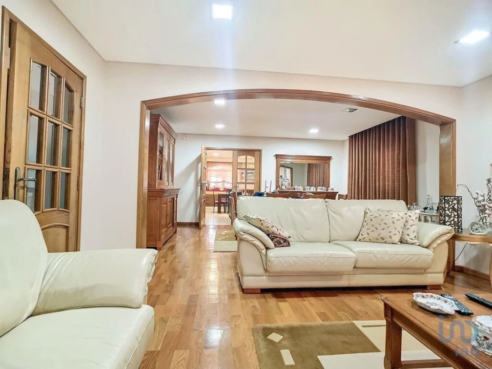 Moradia T4 para Venda em Valega Foto 11