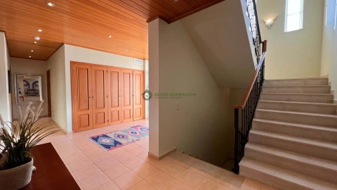Moradia T4 para Venda em Quarteira