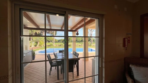 Moradia T4 para Venda em Quarteira
