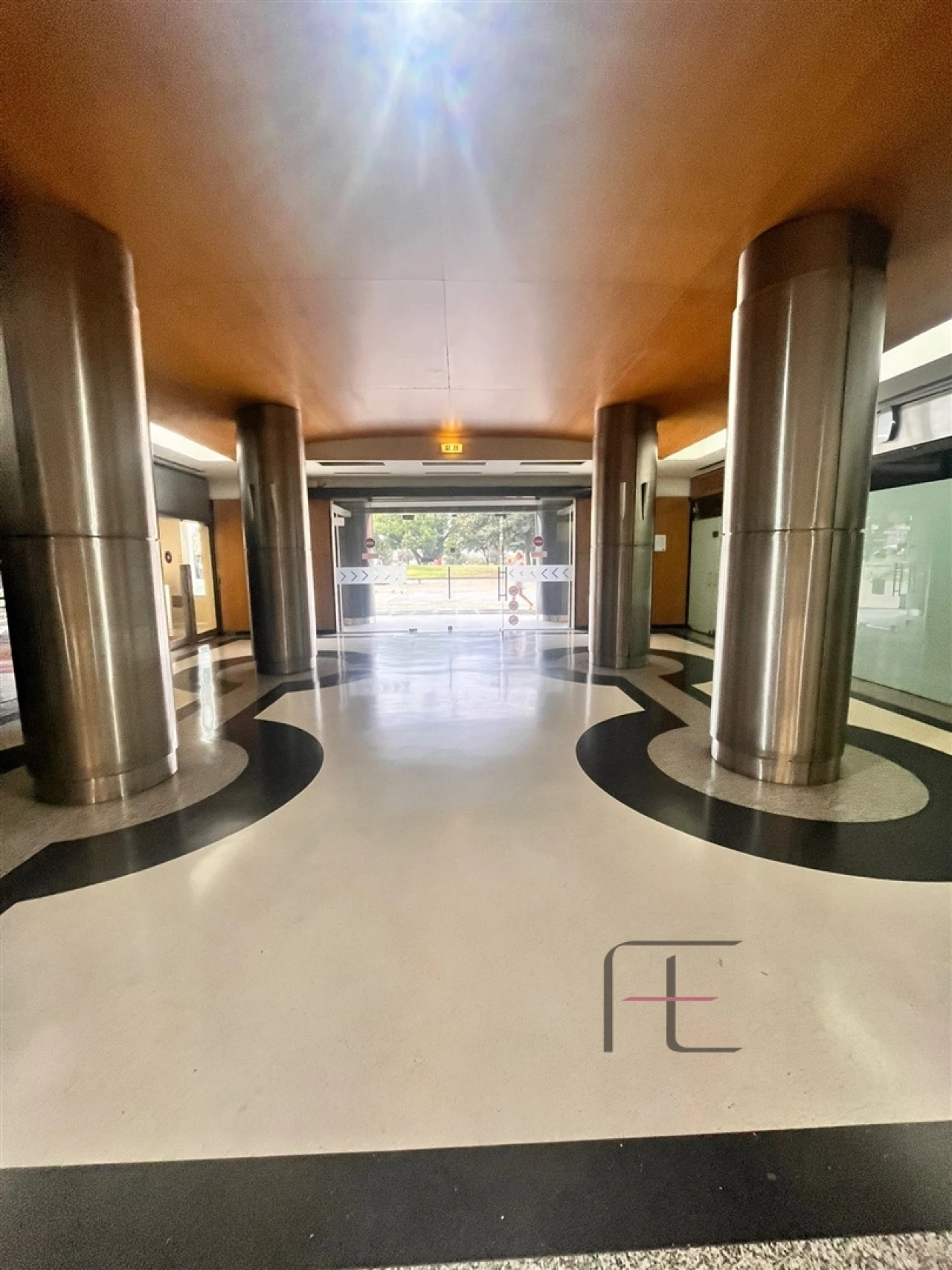 Loja para Venda em Rio Tinto Foto 17