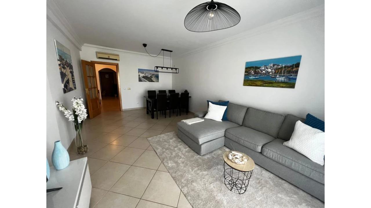 Apartamento T2 para Arrendamento férias em Quarteira Foto 13