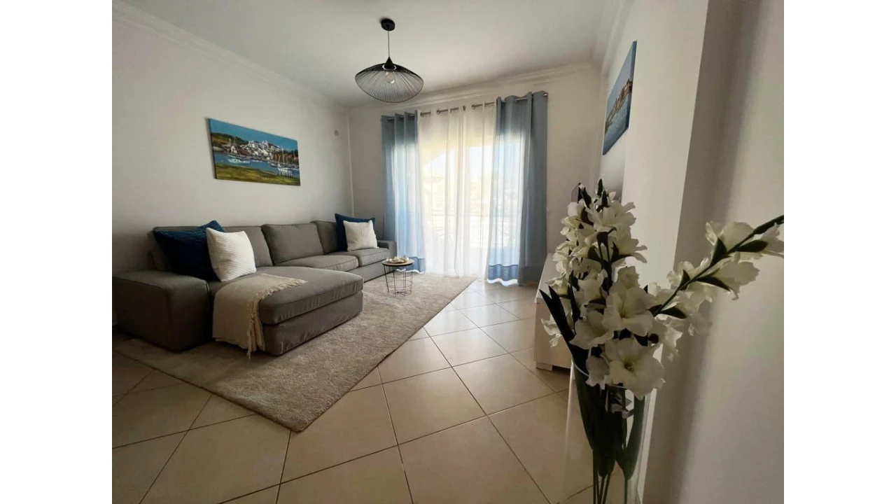 Apartamento T2 para Arrendamento férias em Quarteira Foto 9