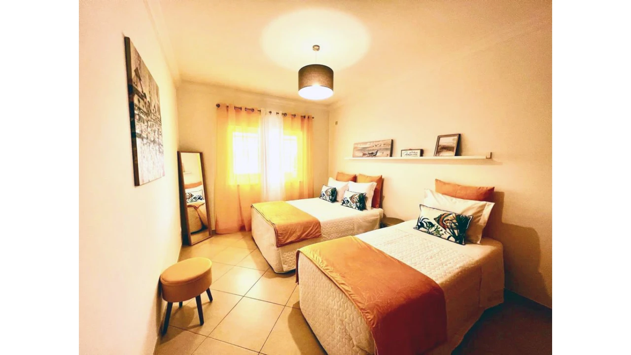 Apartamento T2 para Arrendamento férias em Quarteira Foto 17