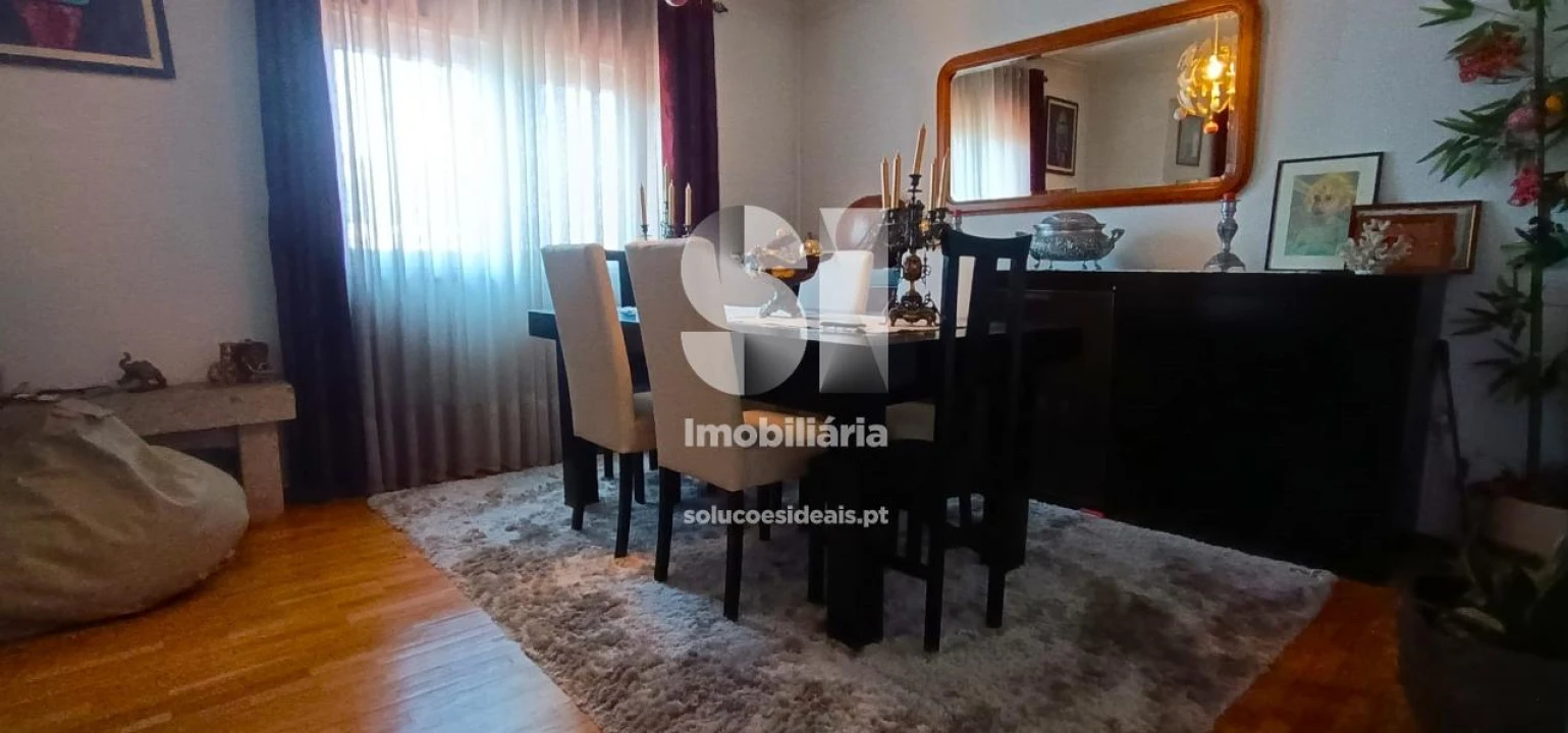 Moradia T7 para Venda em Nossa Senhora da Conceição, São Pedro e São Dinis Foto 3