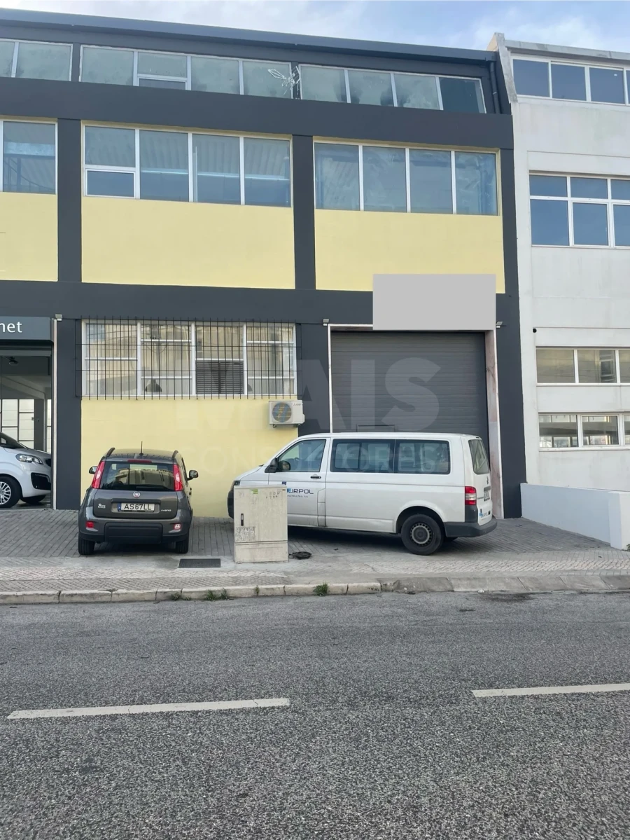 Loja para Venda em Sacavém e Prior Velho Foto 4