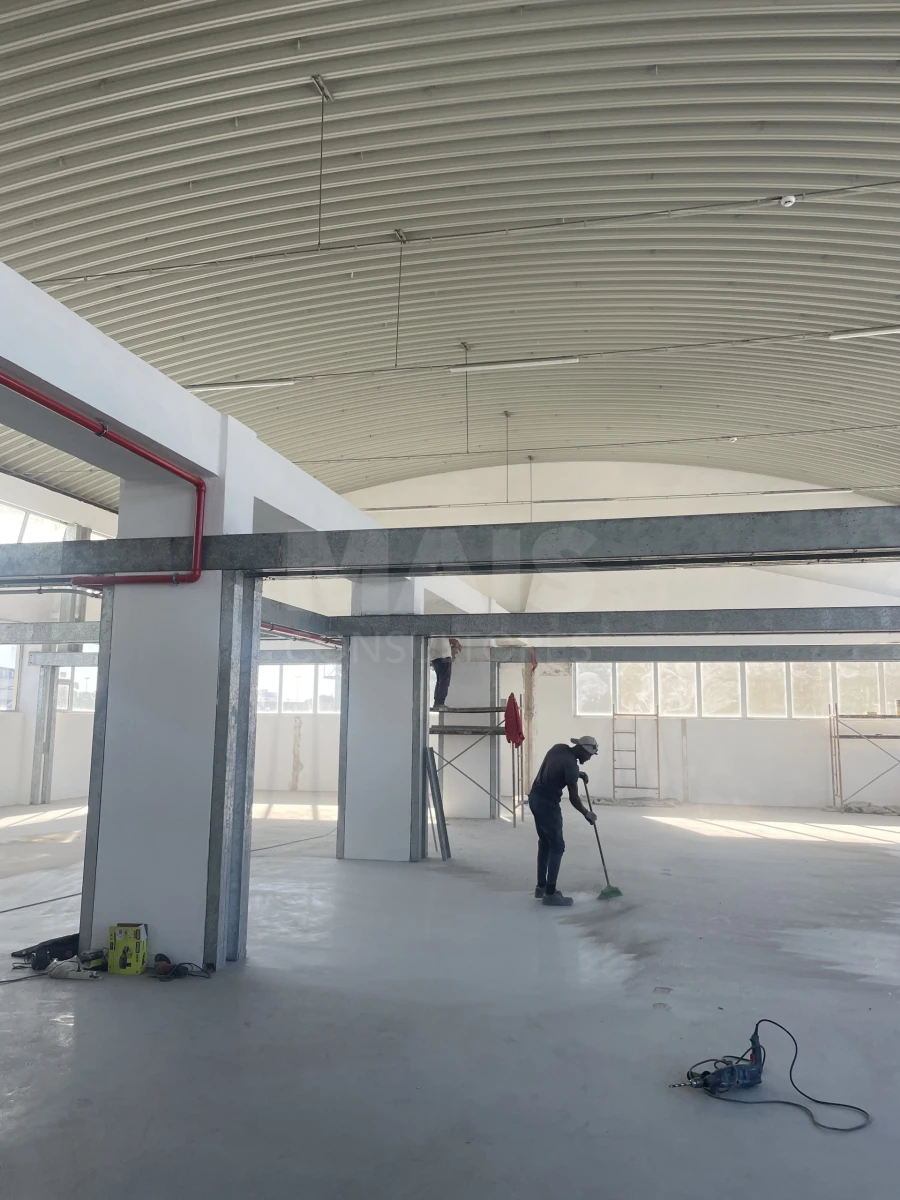 Loja para Venda em Sacavém e Prior Velho Foto 1