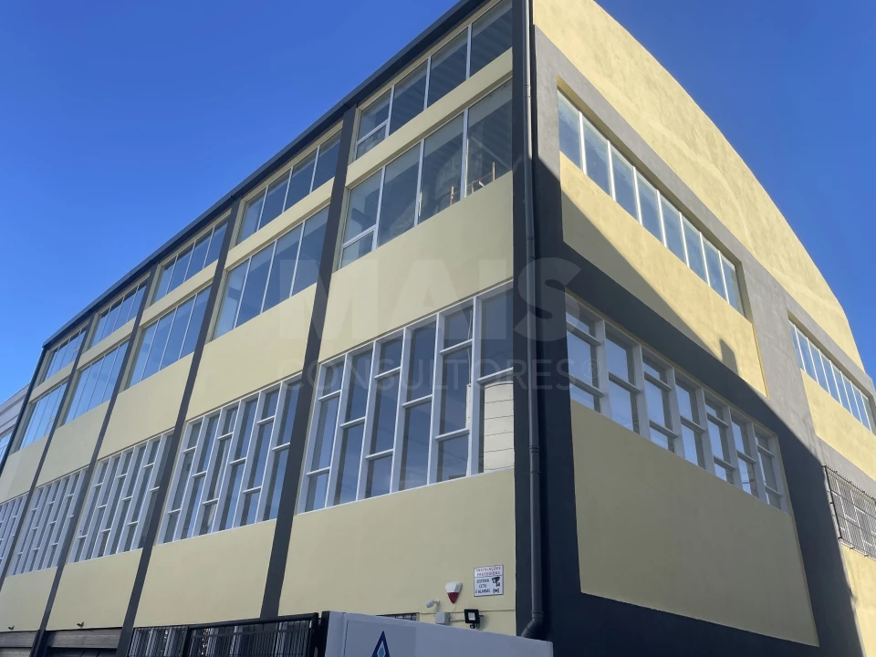 Loja para Venda em Sacavém e Prior Velho Foto 1