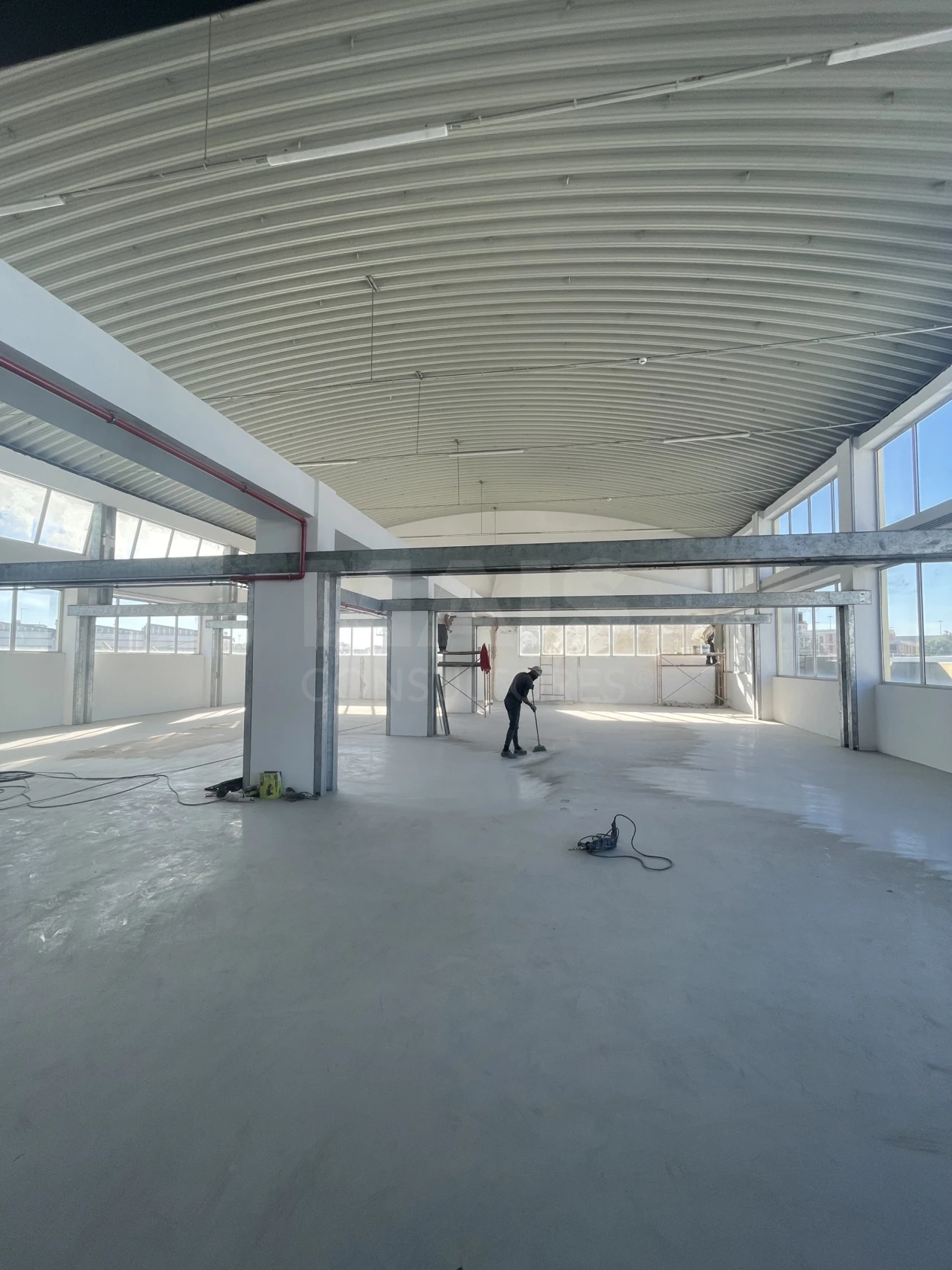 Loja para Venda em Sacavém e Prior Velho Foto 5