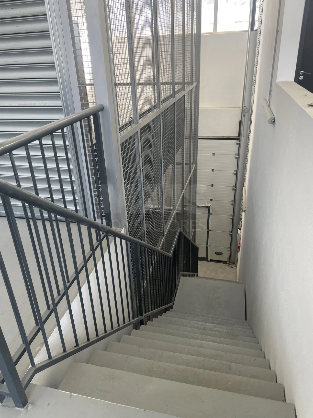 Loja para Venda em Sacavém e Prior Velho Foto 8