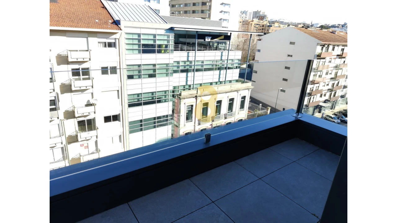 Apartamento T3 para Venda em Cedofeita, Santo Ildefonso, Sé, Miragaia, São Nicolau e Vitória Foto 5