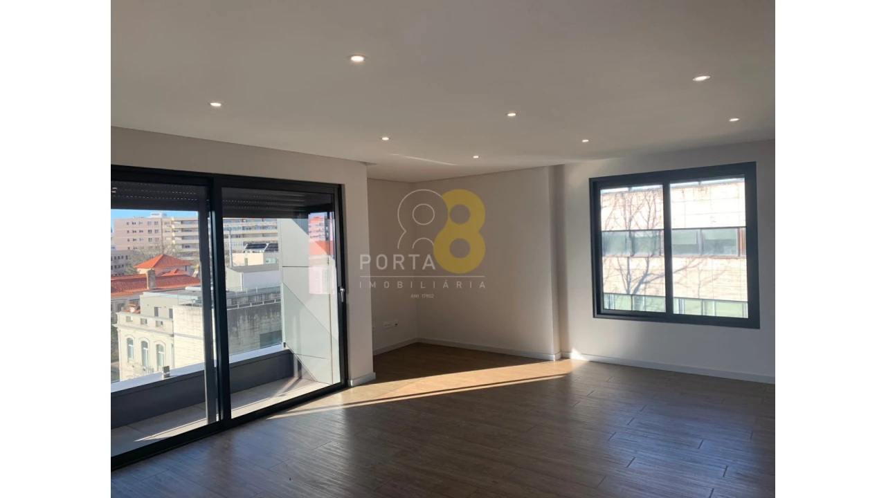 Apartamento T3 para Venda em Cedofeita, Santo Ildefonso, Sé, Miragaia, São Nicolau e Vitória Foto 7