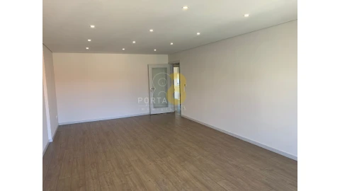 Apartamento T3 para Venda em Cedofeita, Santo Ildefonso, Sé, Miragaia, São Nicolau e Vitória