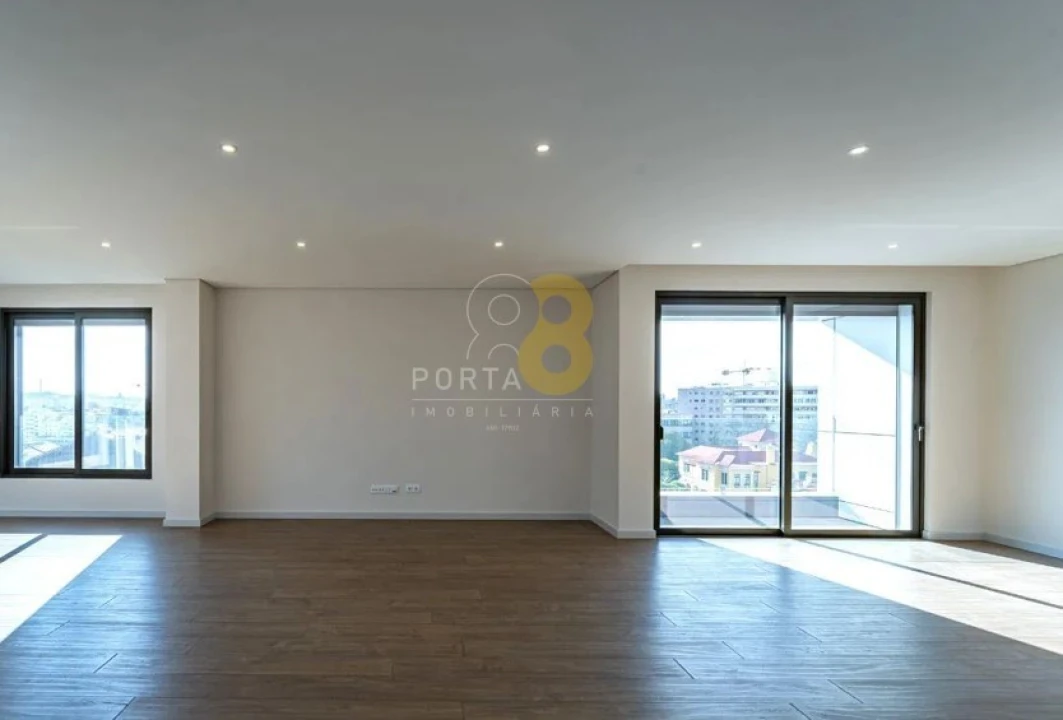 Apartamento T4 para Venda em Cedofeita, Santo Ildefonso, Sé, Miragaia, São Nicolau e Vitória Foto 7