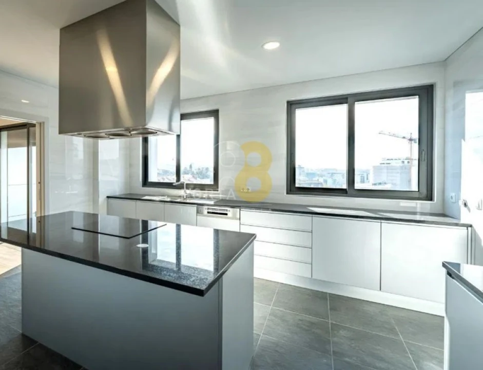 Apartamento T4 para Venda em Cedofeita, Santo Ildefonso, Sé, Miragaia, São Nicolau e Vitória Foto 3
