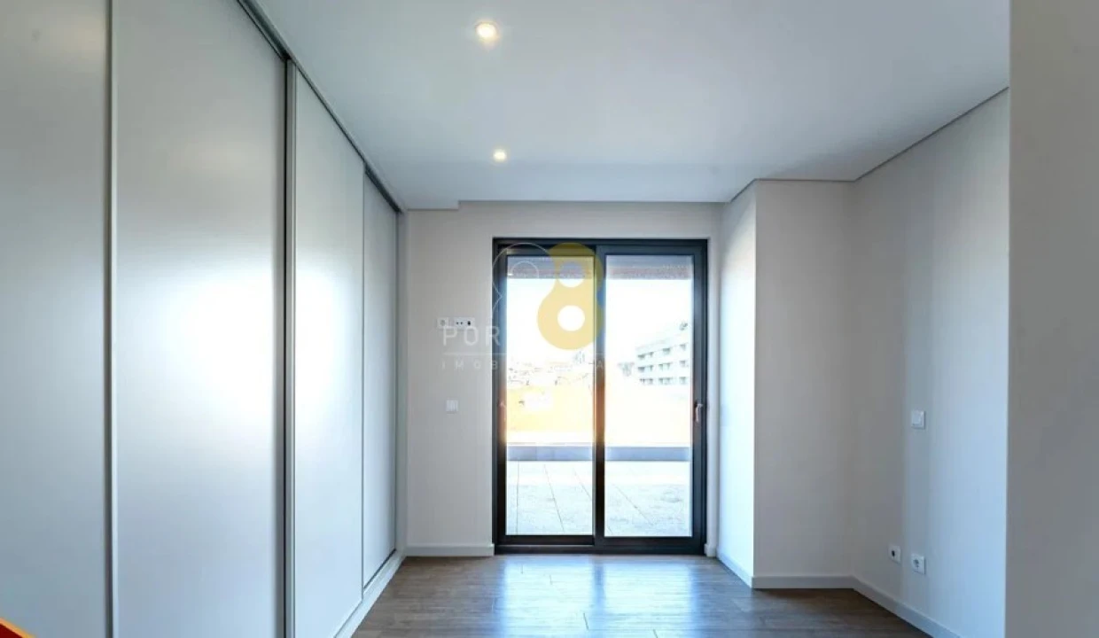 Apartamento T4 para Venda em Cedofeita, Santo Ildefonso, Sé, Miragaia, São Nicolau e Vitória Foto 12