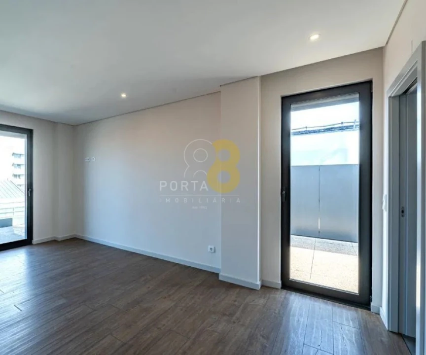 Apartamento T4 para Venda em Cedofeita, Santo Ildefonso, Sé, Miragaia, São Nicolau e Vitória Foto 17