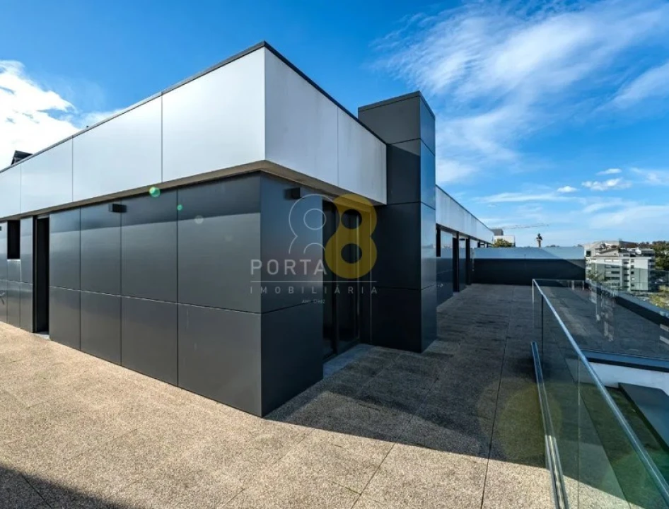 Apartamento T4 para Venda em Cedofeita, Santo Ildefonso, Sé, Miragaia, São Nicolau e Vitória Foto 2