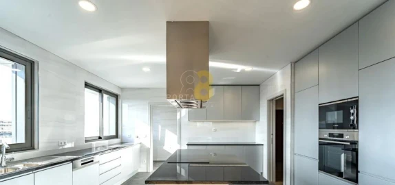 Apartamento T4 para Venda em Cedofeita, Santo Ildefonso, Sé, Miragaia, São Nicolau e Vitória