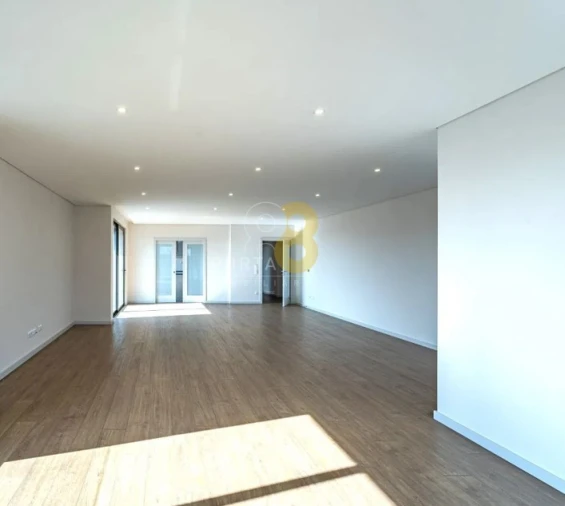 Apartamento T4 para Venda em Cedofeita, Santo Ildefonso, Sé, Miragaia, São Nicolau e Vitória Foto 6