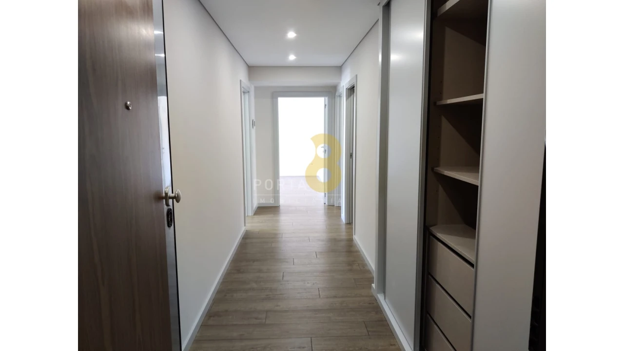 Apartamento T3 para Venda em Cedofeita, Santo Ildefonso, Sé, Miragaia, São Nicolau e Vitória Foto 1