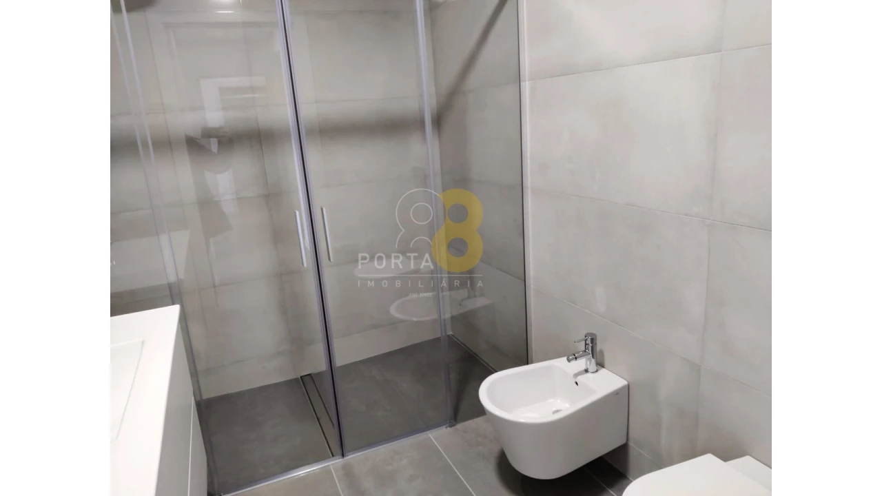 Apartamento T3 para Venda em Cedofeita, Santo Ildefonso, Sé, Miragaia, São Nicolau e Vitória Foto 6