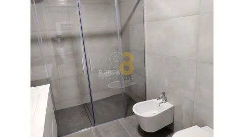 Apartamento T3 para Venda em Cedofeita, Santo Ildefonso, Sé, Miragaia, São Nicolau e Vitória