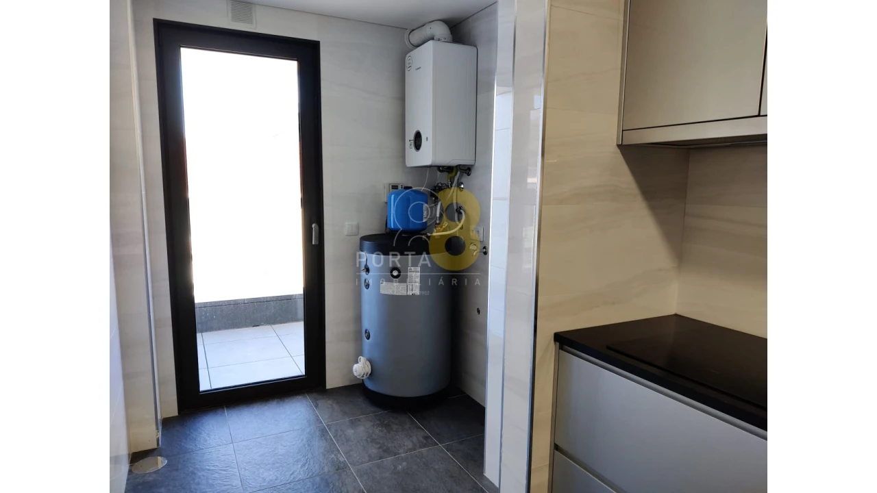 Apartamento T3 para Venda em Cedofeita, Santo Ildefonso, Sé, Miragaia, São Nicolau e Vitória Foto 5