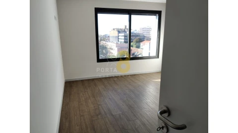 Apartamento T3 para Venda em Cedofeita, Santo Ildefonso, Sé, Miragaia, São Nicolau e Vitória