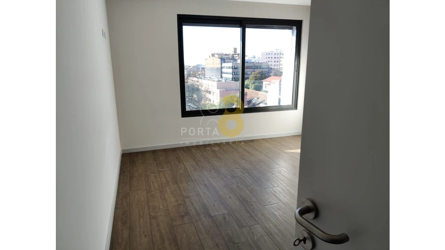 Apartamento T3 para Venda em Cedofeita, Santo Ildefonso, Sé, Miragaia, São Nicolau e Vitória Foto 9